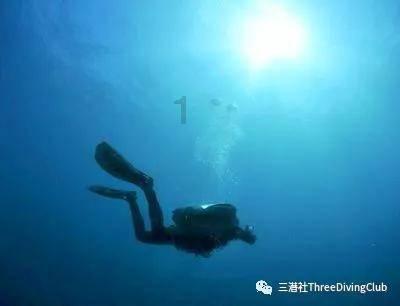 中老铁路“中老边境游”旅游团首发